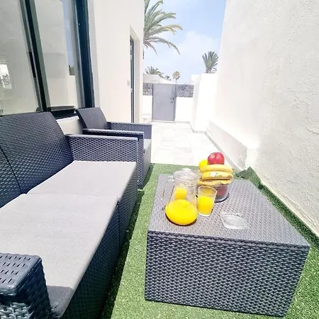 Апартаменты Pequeno Bungalow Firt Line Of The Sea